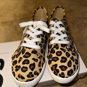 Girl’s SO leopard 🐆 print canvas sneaker NWT